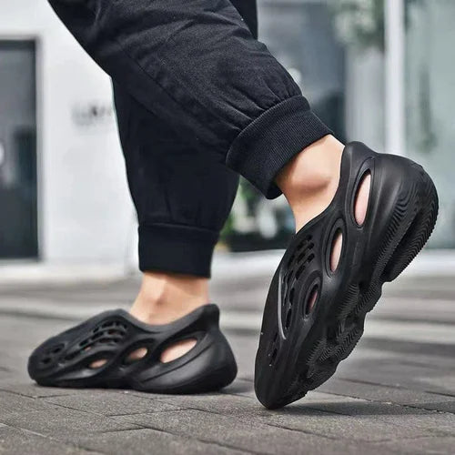 YEEZY Foam Runner Crocs & Clogs - GREY